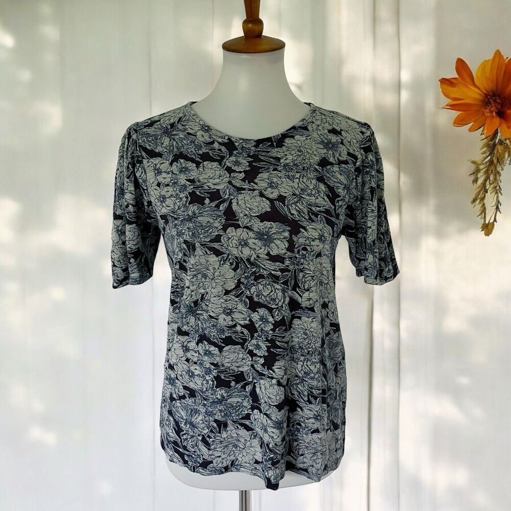 Lucky Brand Tee Shirt Blue Floral Short Sleeve Top Lightweight Cotton Small